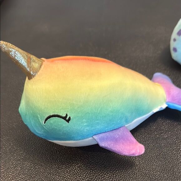 Box filled with Colorful Plush Toy - Picture 2 of 10